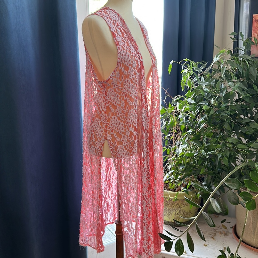 Coral & White Lace LuLaRoe Joy EUC - Picture 4 of 12